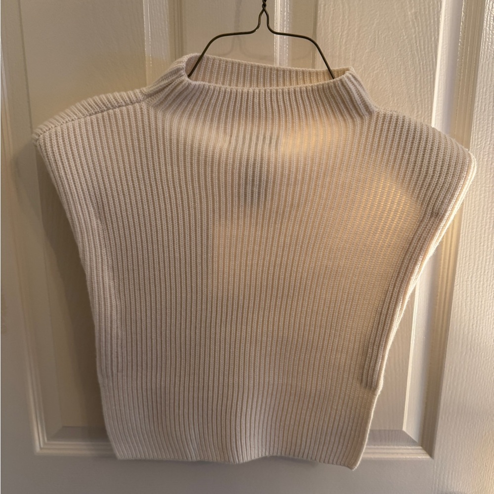 Wool knit vest